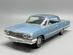 COLECIONISMO - Chevrolet IMPALA 1963 - Escala 1:18. Miniatura em metal diecast. Carro de coleção.