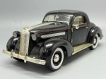COLECIONISMO  Pontiac DELUXE 1936 - Escala 1:18. Miniatura em metal diecast. Carro de coleção.