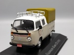 Volkswagen Kombi CD 1981 Marrom Miniatura carro de coleção em metal, carrinho em metal e plastico injetado. Escala 1:43 aprox 10cm de comprimento. Acompanha Caixa em Acrílico com Base 15cm comprimento.