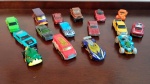 Lote de 13 carrinho de ferro da Hot Wheels e 4 carrinhos  da Malásia. Antigo