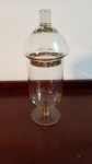 Sofisticado Baleiro em formato de taça estilo  profencal com Borba dourada para festa  med 18 cm de alt sem tampa  com pampa  29 cm