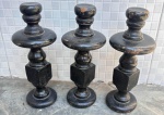 Trio de peças de reposição produzidas em madeira nobre , pintadas na cor preta - dim - 37 de altura e 16 de diâmetro