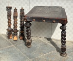 Lote com 5 pés de cadeira ao estilo manuelino e tampo de couro para assento, peças para reposição ou criação de cadeira - dim - 46 cm de altura