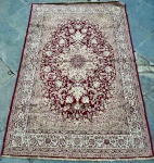 Tapete nas cores bege e vermelho - dim -  200x140