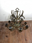 Elegante Lustre produido em bronze com 8 entradas de luz, design único - dim - 55x50
