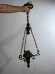 Lustre de teto produzido em madeira com correntes de ferro e círculo  -dim- 38 de diâmetro e 103 cm de altura