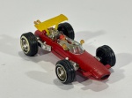 Carrinho Lótus Clímax produzido em Hong Kong com miniatura de piloto - dim -  7x4x2