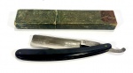 Navalha antiga Sueca C.V. Heljestrand M K 31 com caixa original vinho - 24c (Caixa Menor)