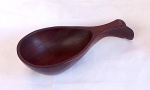 Jean Gillon  "coite" cuia em jacarandá também catalogada com petisqueira) medindo 5 cm de altura por 25 cm por 12 cm fotografada e catalogada no livro do artista