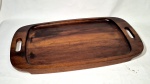 Vintage, grande bandeja em madeira ripada maciça década de 60  medindo 60 cm  por 36 cm marcada "Abitare"