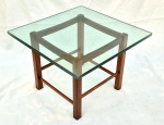 Vintage, banqueta em jacarandá maciço década de 60  medindo 40 cm  de altura por 40 cm por 40 cm possui tampo de cristal medindo 58 cm por 58 cm por 2 cm de espessura.