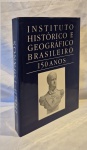 Livro IHGB 150 anos medindo 27 cm por 23 cm.