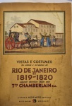 Livro Vistas e Costumes da Cidade do Rio de Janeiro medindo 33 cm por 24 cm.