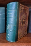 Livro século XIX Almanak administrativo Mercantil e Industrial  para o Anno de 1890, impresso no Rio de Janeiro por Eduardo e Henrique Laemmert, medindo 23 cm por 14 cm.