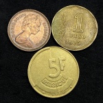 3 MOEDAS ESTRANGEIRAS VARIADAS