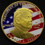 Medalha Donald Trump - Presidente dos USA - Make America Great Again - Banhada a ouro!! Colorida maravilhosa
