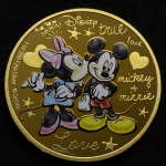 Medalha Disney - Mickey e Minie Love - PROOF Colorida Folheada a OURO - New Zealand - Rainha Elizabeth II