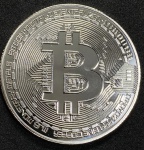 MEDALHA BITCOIN - prateada - Lindo relevo