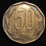   50 PESOS - 2015 - CHILE - COM PATINA AZULADA