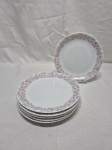 Jogo de 6 pratos de sobremesa em porcelana Renner Medaillon borda floral. Medindo 17,5cm de diâmetro.