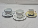 Jogo de 3 xícaras de café em porcelanas diversas, para colecionador.