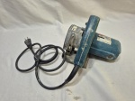 Serra mármore da marca Makita, modelo 4100NH, 1300w. Funcionando perfeitamente. Necessita destravar o parafuso de regulagem.