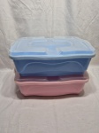 Par de caixas organizadoras em plastico duro.  Medindo 44cm x 33cm x 12cm de altura.