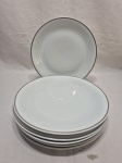 Jogo de 6 pratos rasos de mesa em porcelana Renner Medaillon friso prata. Medindo 25cm de diâmetro. Desgaste no friso.