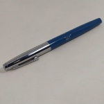 CANETA tinteiro da marca SHEAFFER, modelo 007 na cor Azul - tampa prateada. Necessita o tubo de carga de tinta. Sem Garantia de funcionamento.