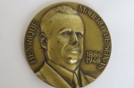 NUMISMÁTICA MEDALHAS - MEDALHA HENRIQUE MAUFROY DE SEIXAS (1886 / 1948) - MUSEU DE MARINHA - Exposição Evocativa de 1988 - Coleções de: Fotografias planos modelos. Feita em Bronze, mede aprox. 8 cm de diâmetro. Trata-se da unidade número 149 de 500.
