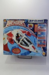 COLECIONISMO - NAVE ESPACIAL THE AVENGERS - AIR GLIDER. Na caixa original. Marca TOY BIZ. A Embalagem mede aprox.26,5 x 21,5 x 13,5 centímetros. Consta da embalagem que a figura é vendida separadamente, razão pela qual não acompanha o lote.