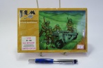 COLECIONISMO (12) - Quatro (04) SOLDADOS AMERICANOS ( U.S. ARTILLERY) + um (01) CANHÃO para ser montado. Fabricados pela BUM (Barcelona Universal Models) - na escala 1:32. Na Caixa original.