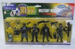 COLECONISMO (27) - CARTELA LACRADA - SOLDIER FORCE - MILITARY MEN, composta por quatro (04) BONECOS MILITARES, com acessórios. Fabricados pela CHAP MEI e importados pela GEMINI. A cartela mede aprox. 36,5 cm de largura.