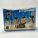COLECIONISMO - PLAYMOBIL ESTRELA - BONECOS ARTILHARIA DA GUARDA REAL (30.10.22) - Na Caixa Original LACRADA de fábrica. Apresenta amassado na parte superior da caixa. Podemos considerar falha quando do lacre pelo fabricante.