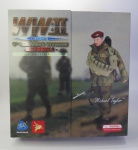 COLECIONISMO MILITAR - Figura de ação MICHAEL TAYLOR dos Diabos Vermelhos Britânicos da Segunda Guerra Mundial K80052 Escala 1/6 (RED DEVILS AIRBORNE 6th DIVISION WWII MICHAEL TAYLOR). Caixa Original que mede aprox. 34,5 x 33 x 09 cm. Referência: https://www.ebay.com/itm/145362274036
