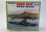 COLECIONISMO MILITAR - KIT BASE NAVAL (NAVAL BASE), Escala 1/700 - Caixa original com as peças lacradas. Marca SKY Wave.