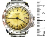 Relógio antigo - (JL-06) Antigo e raro relógio Glycine airman (anos 40/50). Clássico relógio mecânico (automático) de aviador de longo curso (relógio com mostrador de 24 horas). Manufatura suíça. Peça muito desejada pelos colecionadores de relógios e, também, dos amantes da aviação. Peça em funcionamento, poderá ser fornecido aos interessados dois pequenos vídeos atestando a máquina em movimento. O ideal para qualquer relógio em funcionamento é que a retirada seja em mãos, para melhor segurança. Caso a retirada em mão não seja possível o relógio será remetido em boa e protegida embalagem, mas não se poderá garantir ao comprador a operacionalidade da máquina manuseada pelos correios. Material vendido no estado em que as fotos mostram. Atenção: este relógio é antigo, não se trata de versões mais modernas. A pulseira não é a original e sim uma de aço inox, manufatura da SEIKO.