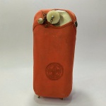 MILITARIA - CANTIL RETANGULAR (ESCOTEIRO AMERICANDO - BOY SCOUTS OF AMERICA). Mede aprox. 24 cm de comprimento, protegido por capa de tecido com o logo do escotismo americano.