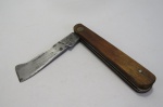 COLECIONISMO - CUTELARIA - CANIVETE marca CORNETA com cabo de madeira. Usado.  Aberto mede aprox. 18 cm.
