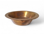 Grande Cachepot em latão dourado. Med.: 47 cm de diâmetro x 12 cm de altura  
