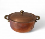 SPRING - Pequena caçarola em metal acobreado, fabricação Suiça, com pegas em bronze. Med.:  25 cm (alça a alça) x 11 cm de altura aprox.