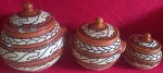 CONJUNTO COM 3 SOPEIRAS CERÂMICA MARAJOARA MEDIDAS  A MAIOR 27x27 - MÉDIA 22x22 - PEQUENA 15x15 cm