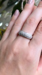 ANEL ESTILO MEIA ALIANÇA EM OURO BRANCO 18K, PESO: 6,3g, COM 80 DIAMANTES DE 1,5 PONTOS CADA  TOTAL: