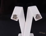 Excepcional Par de Brincos em Ouro Branco 18k Solitário, com 2 diamantes
