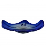 MURANO - Belíssimo este centro de mesa/fruteira azul e translúcido, medindo 43 x 31 cm.