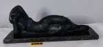 ALFREDO CESCHIATTI - "Guanabara" - Escultura em bronze patinado, sobre base de granito. Assinado e com selo da Fundição Zani..Altura do bronze 18 cm. Comprimento, 45 cm. (atribuído).