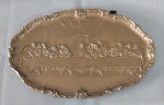  Antiga e bela placa em metal revestido de dourado retratando a cena da Santa Ceia. Detalhes em alto relevo. Dimensões: 30 cm x 45 cm.