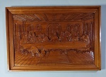 Exuberante este quadro Santa Ceia em madeira nobre entalhada a mão detalhadamente. Assinado Zezé e datado 1999. Medindo: 60 cm alt x 87 cm comp