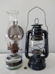 Lote com 02 lampiões a querosene em bom estado de conservação.
