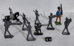 SOLDADINHO DE CHUMBO - Lote contendo 9 antigos bonecos de chumbo. Medindo aprox. 6cm de altura o maior.